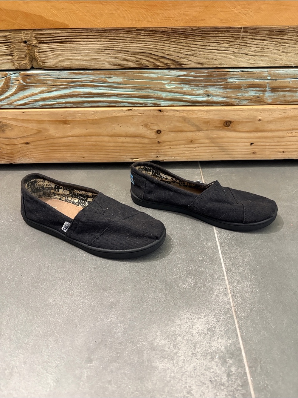 TOMS Classic Black Canvas Slip On Shoes Women’s Approx Size 5.5